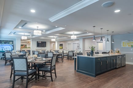 Arbor Terrace Marlton dining and bar area 